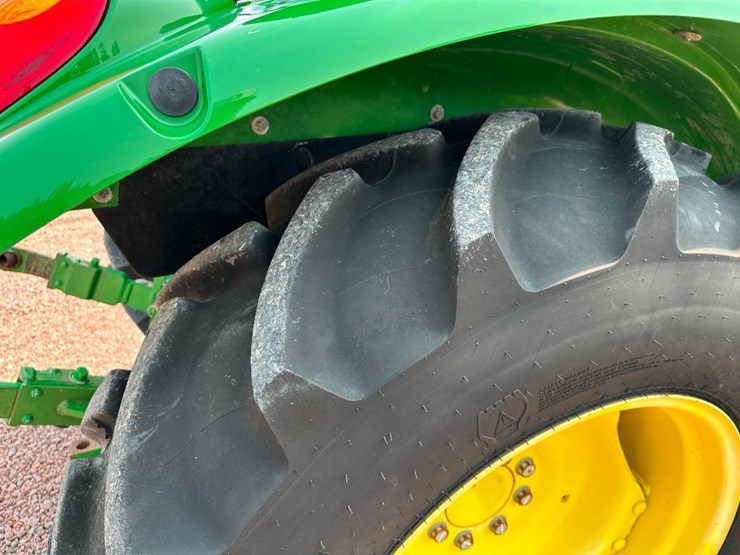 2020-john-deere-5075e-image-8