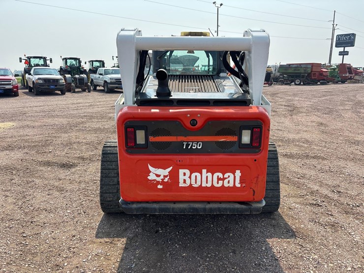 2016-bobcat-t750-image-7