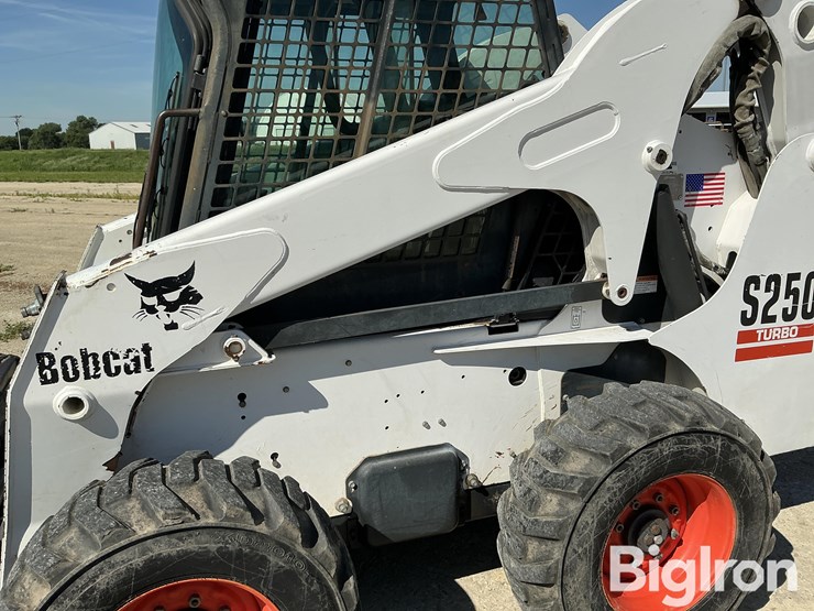 2002-bobcat-s250-image-17