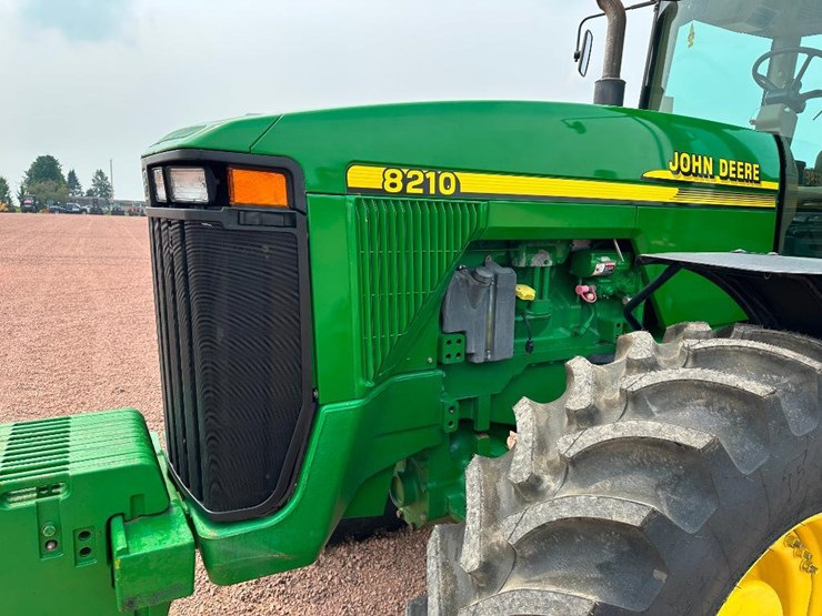 john-deere-8210-image-29