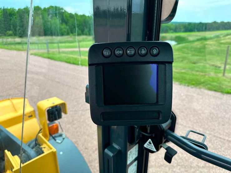 2018-deere-524kii-image-71