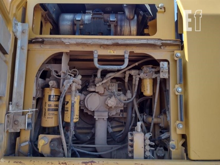 2011-caterpillar-336e-image-45
