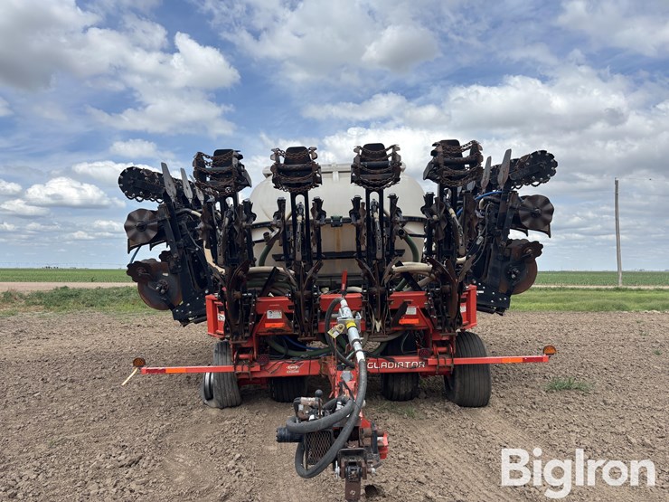 2014-kuhn-gladiator-1200-16r30-strip-till-machine-image-6