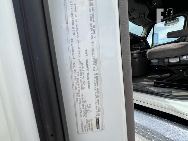 2014-freightliner-cascadia-125-image-36