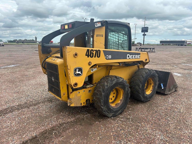 2007-deere-328-image-3
