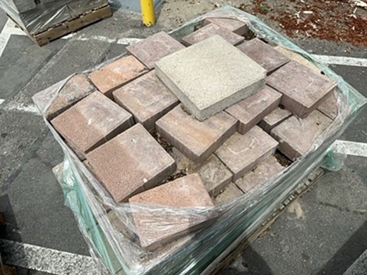lot#-128-pallet-of-paver-stones-image-2