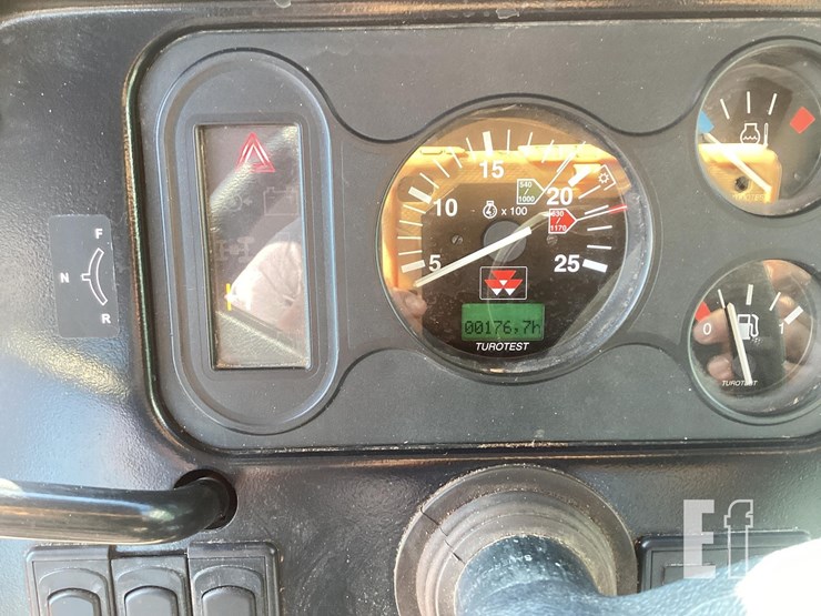 2007-massey-ferguson-573-image-16