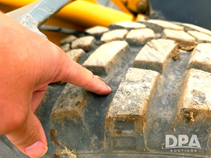 deere-244j-image-15