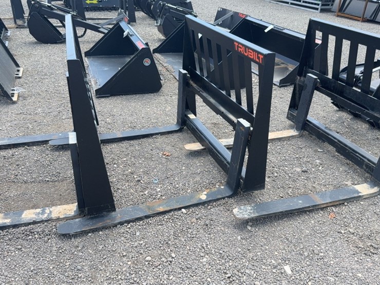 #2060-•-trubilt-42"-skid-steer-pallet-forks-image-1