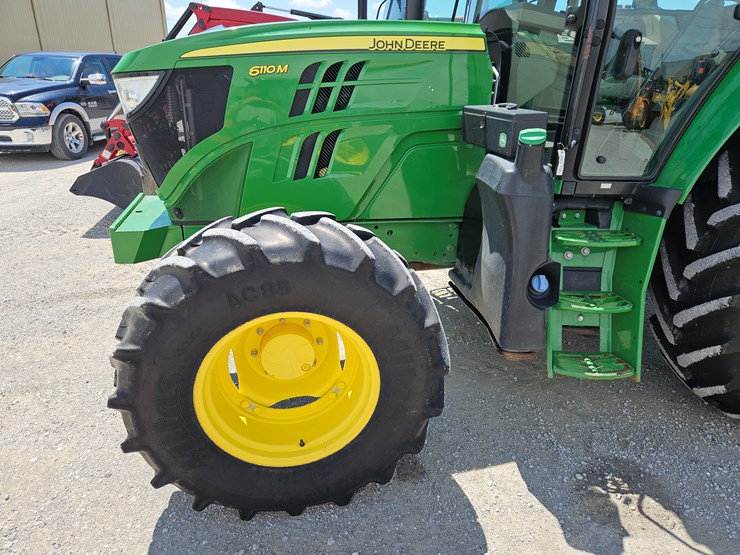 2020-john-deere-6110m-image-15