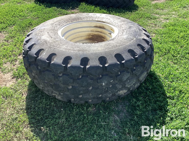 firestone-23.1-26-tire-&-wheel-image-6