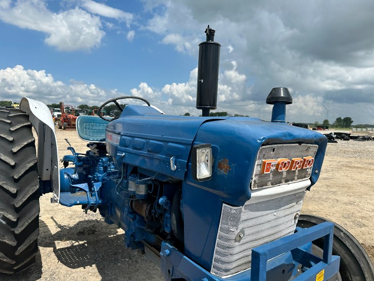 ford-4000-image-26