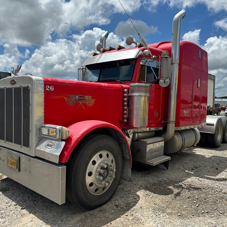2003 PETERBILT 379