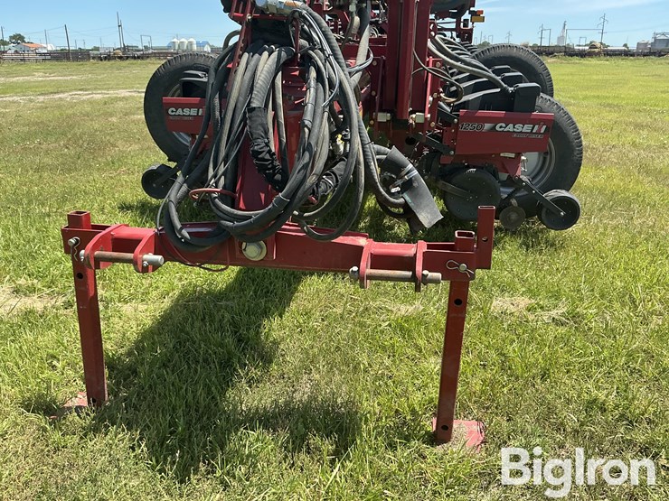 2011-case-ih-1250-image-9