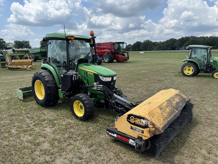 john-deere-4052r-image-4
