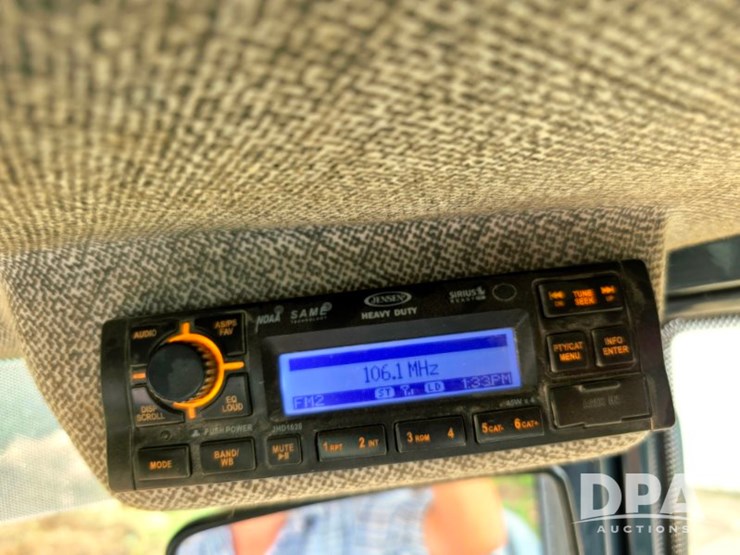 deere-244j-image-31
