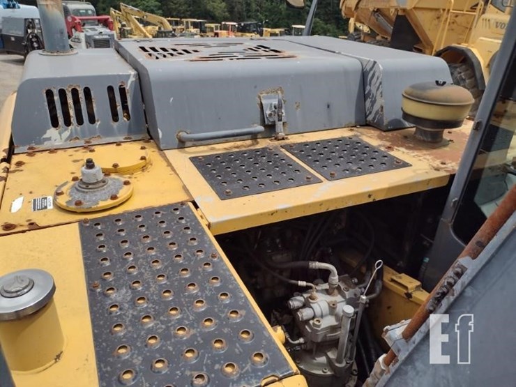 deere-210g-lc-image-44