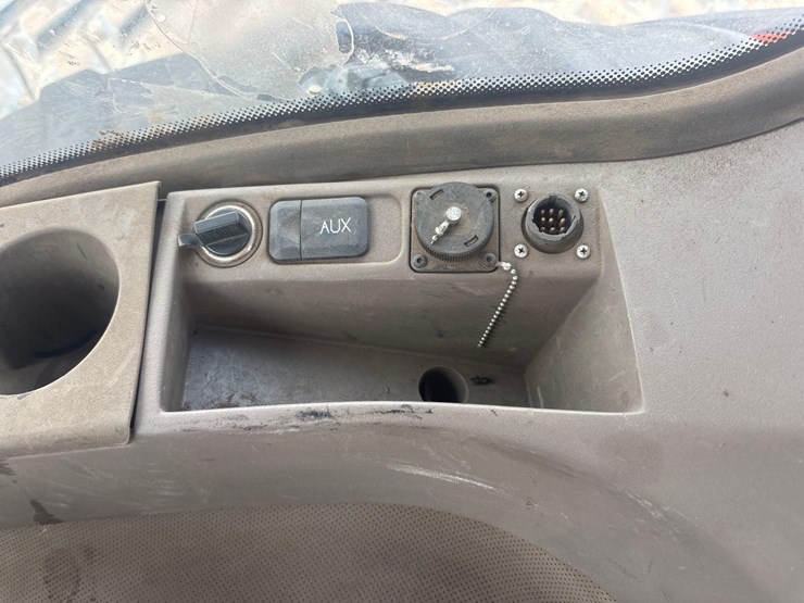 2013-john-deere-8360rt-image-45