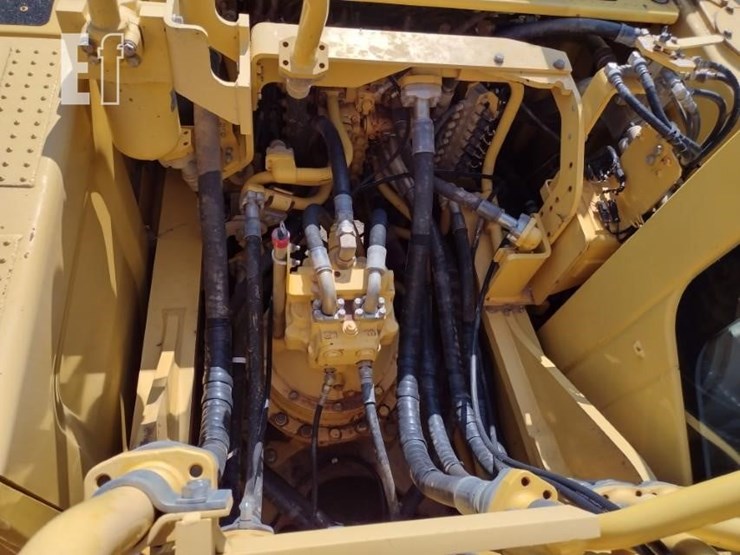 2019-komatsu-pc390-lc-11-image-47