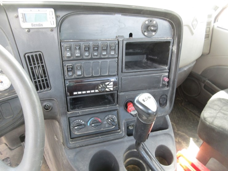 2014-international-prostar-image-15