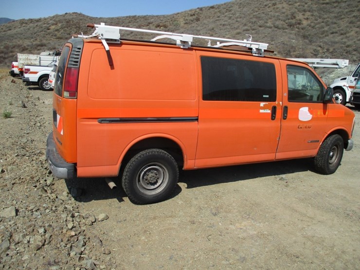 1999-chevrolet-express-3500-image-3