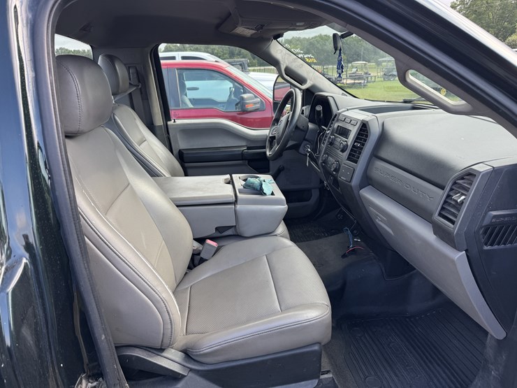 2017-ford-f450-xl-image-12