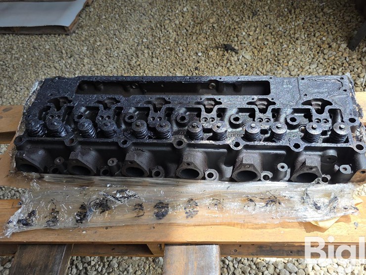 cummins-8.3-engine-head-image-9