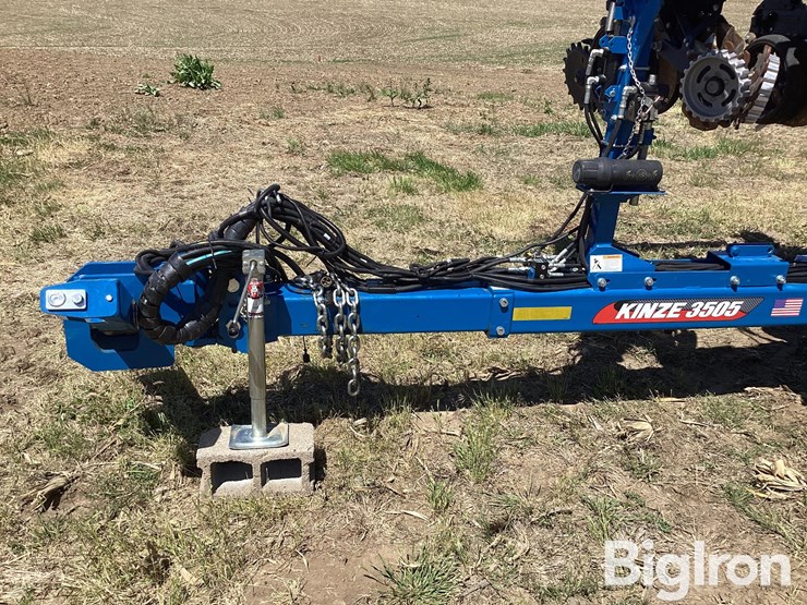 2023-kinze-3505-image-9