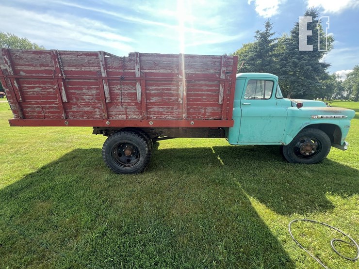 1960-chevrolet-60-image-4