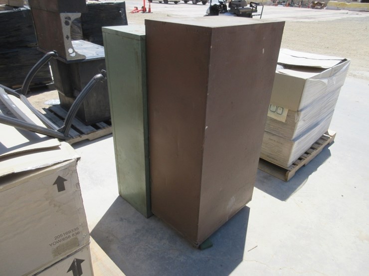 (2)-4-drawer-filing-cabinets-w/misc-contents-image-3