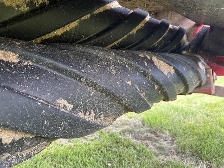 2012-new-holland-h7230-image-23