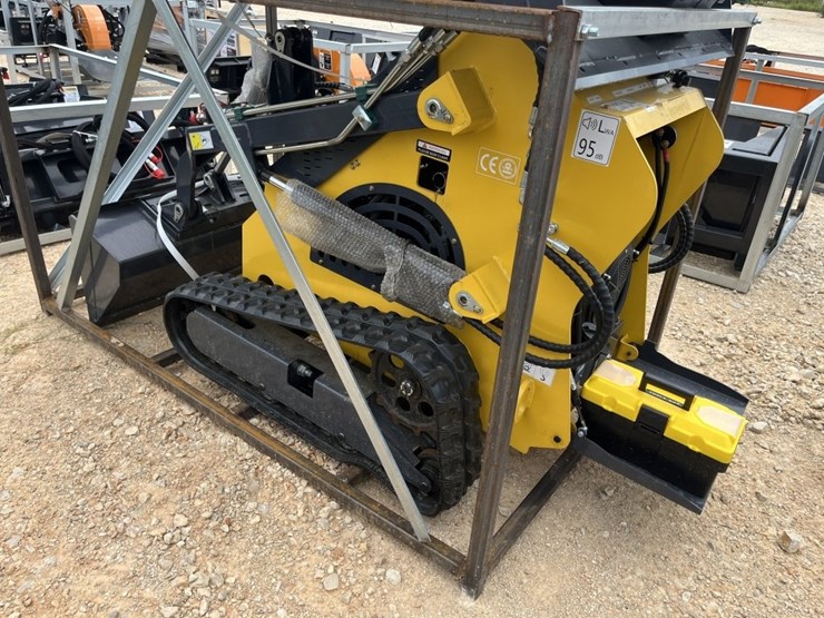land-hero-mini-skid-steer-image-3