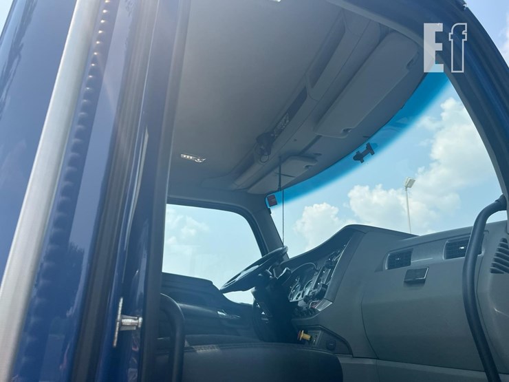 2019-kenworth-t680-image-12