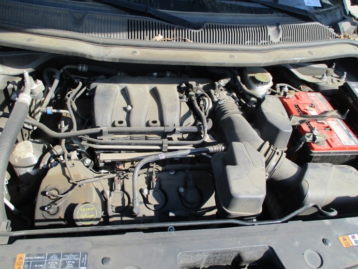 2016-ford-explorer-image-5