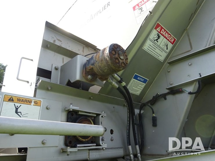 2019-john-deere-r4045-image-68