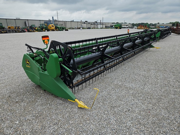 2012-john-deere-625f-image-13