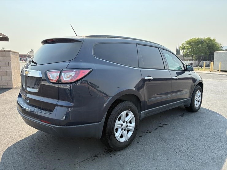 2017-chevrolet-traverse-image-4