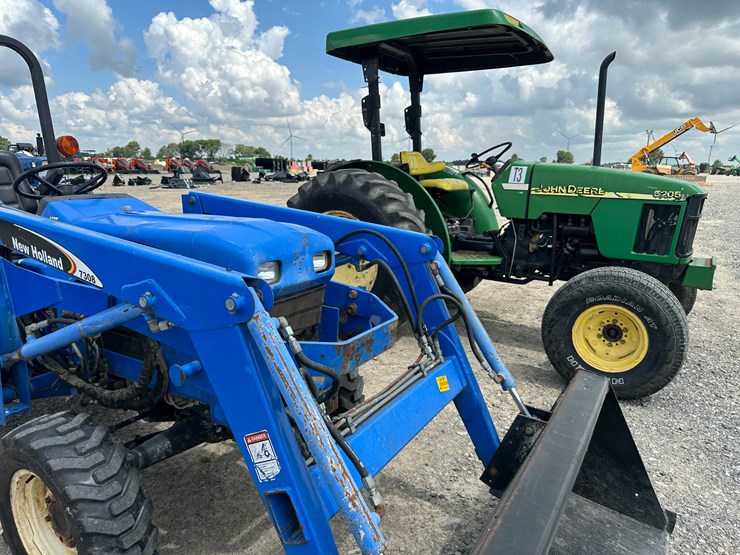 new-holland-7308-image-27