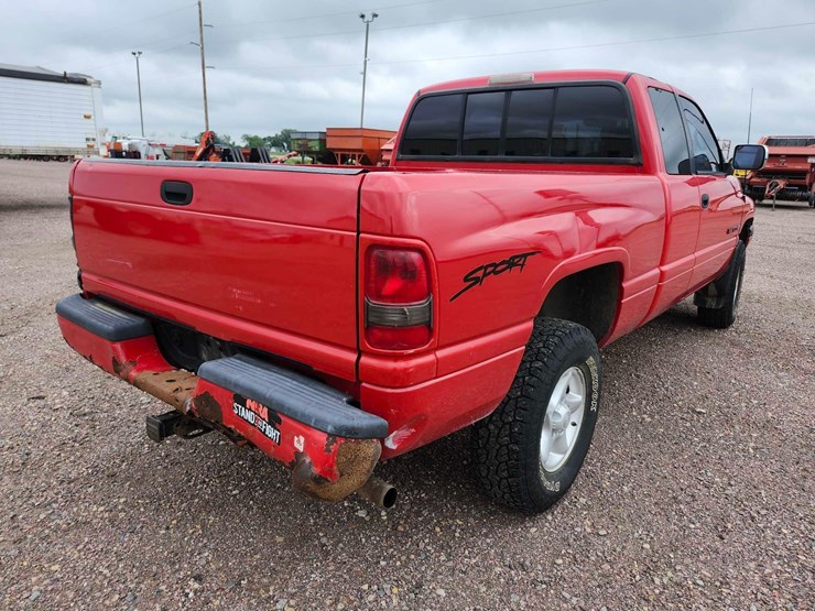 1996-dodge-ram-1500-image-3