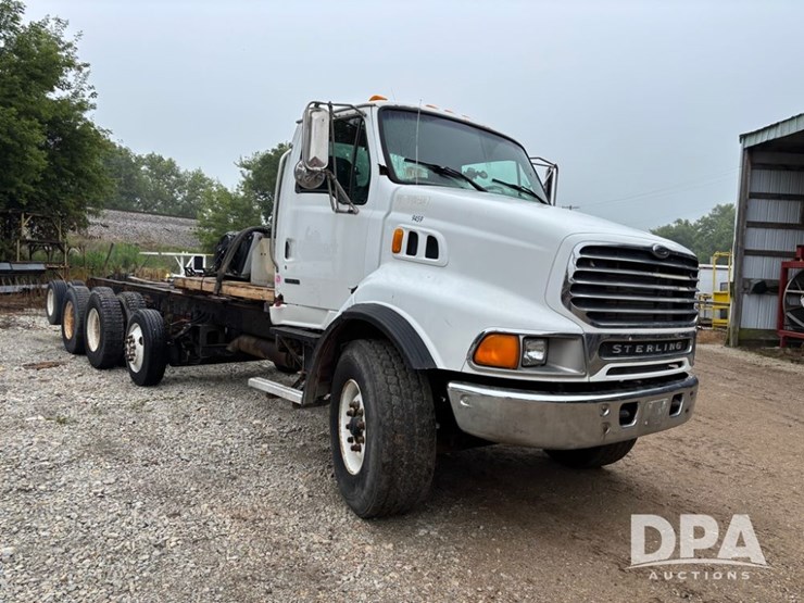 2001-sterling-truck-(dr11851-unit-9459)-image-2
