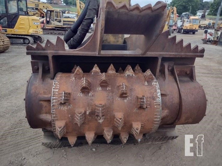 caterpillar-322l-image-15