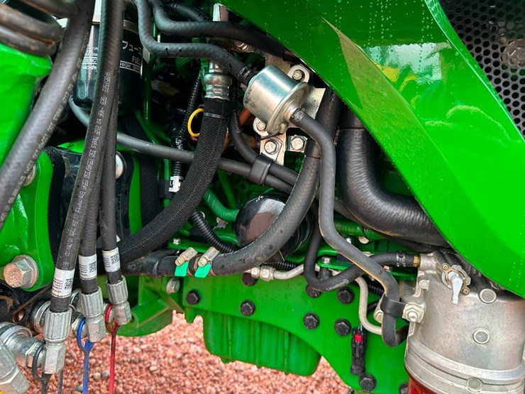 2022-john-deere-3046r-image-39