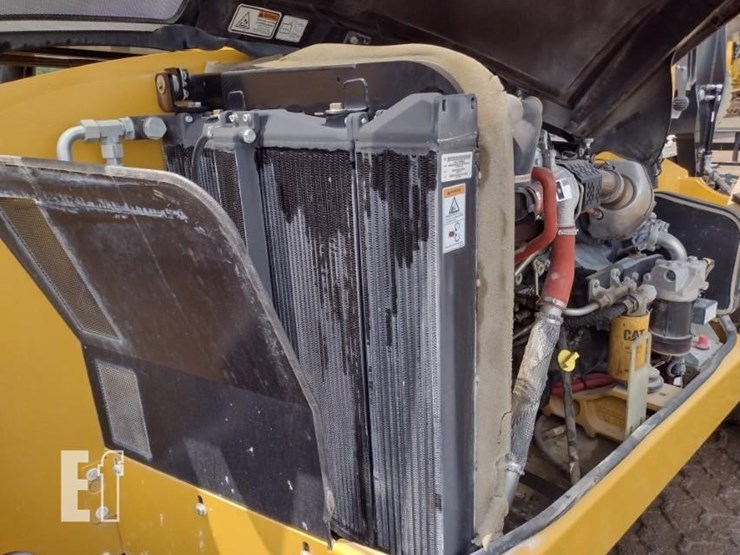 2021-caterpillar-tl1055-image-28