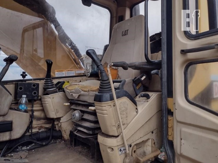 caterpillar-322l-image-13