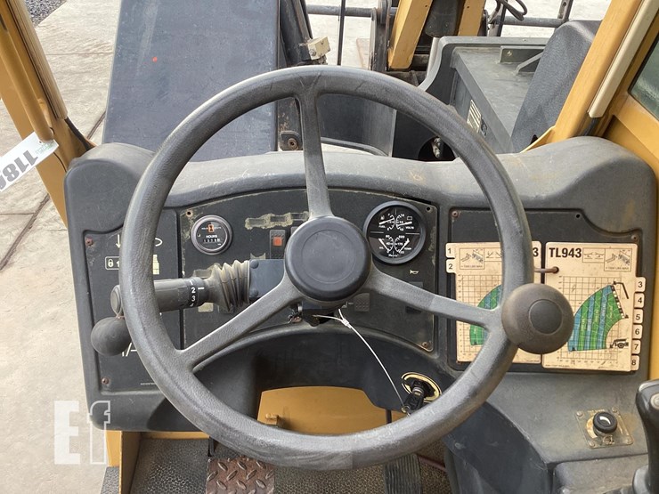 2010-caterpillar-tl943-image-14
