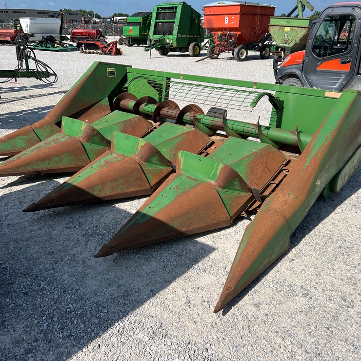 JOHN DEERE 444