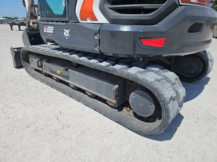 2021-bobcat-e88-image-15