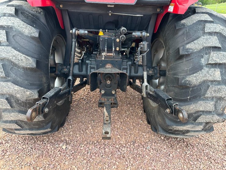 2011-case-ih-farmall-40-image-22