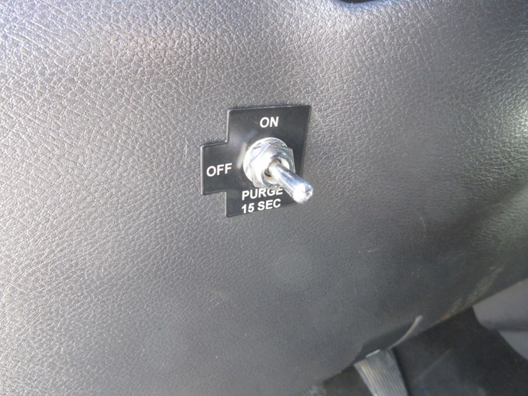 2011-dodge-ram-3500hd-image-14