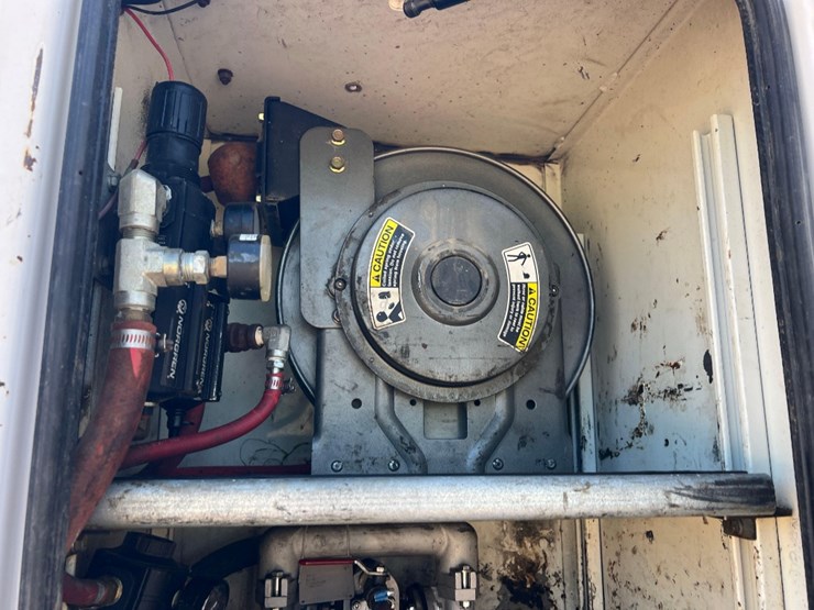 2010-kenworth-t270-image-25